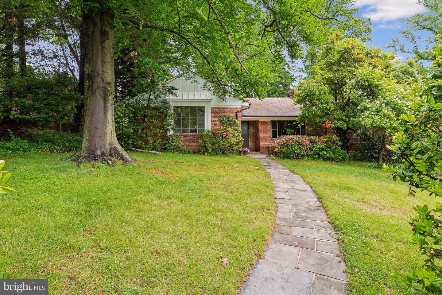 3025 DANIEL LN NW, WASHINGTON, District Of Columbia 20015, 3 Bedrooms Bedrooms, ,3 BathroomsBathrooms,Residential,For sale,3025 DANIEL LN NW,DCDC2199530 MLS # DCDC2199530
