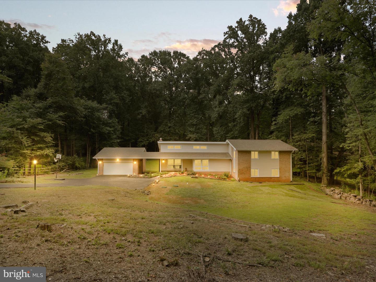 11709 VALE RD, OAKTON, Virginia 22124, 5 Bedrooms Bedrooms, ,3 BathroomsBathrooms,Residential,For sale,11709 VALE RD,VAFX2239330 MLS # VAFX2239330