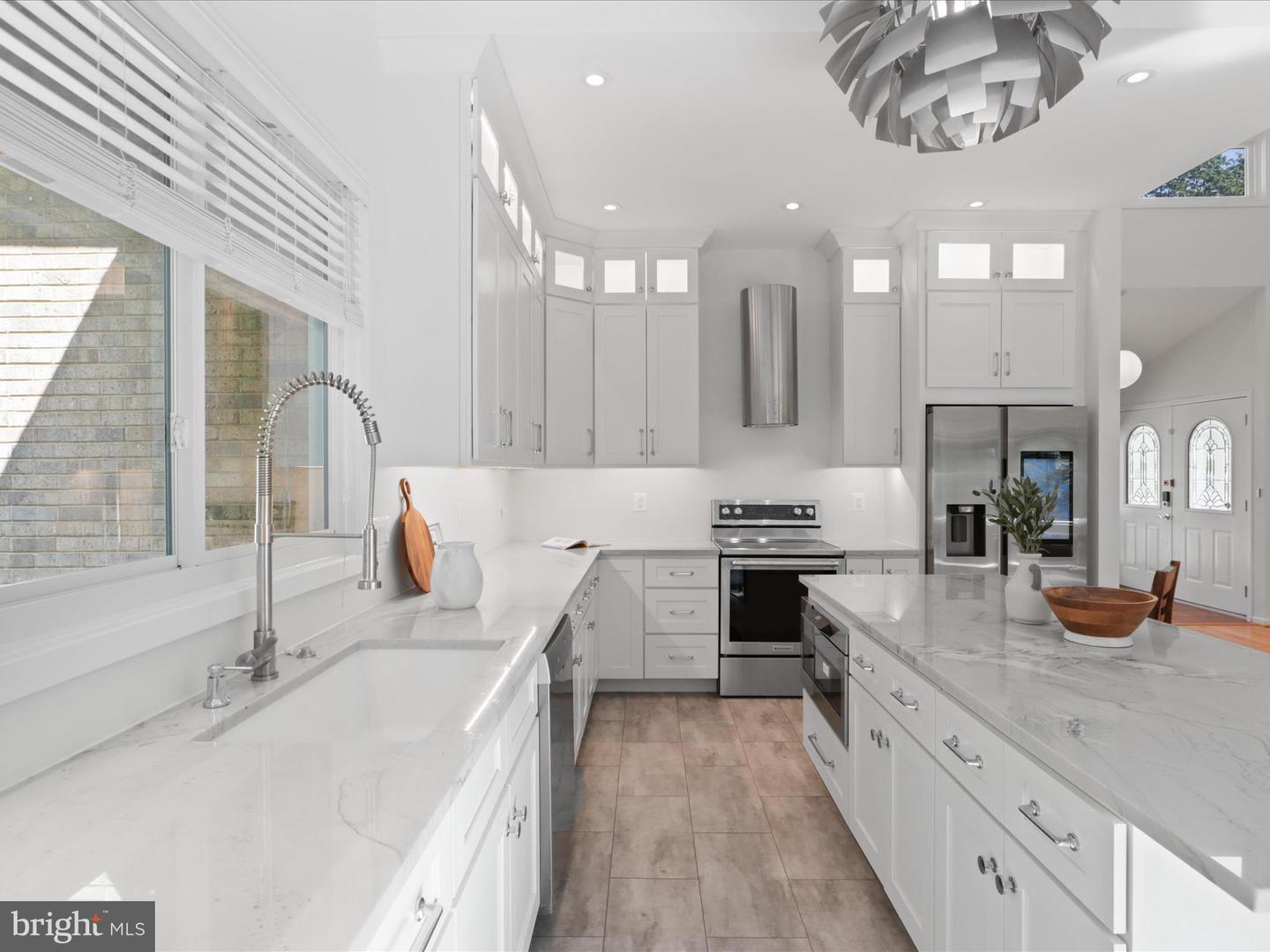 11709 VALE RD, OAKTON, Virginia 22124, 5 Bedrooms Bedrooms, ,3 BathroomsBathrooms,Residential,For sale,11709 VALE RD,VAFX2239330 MLS # VAFX2239330