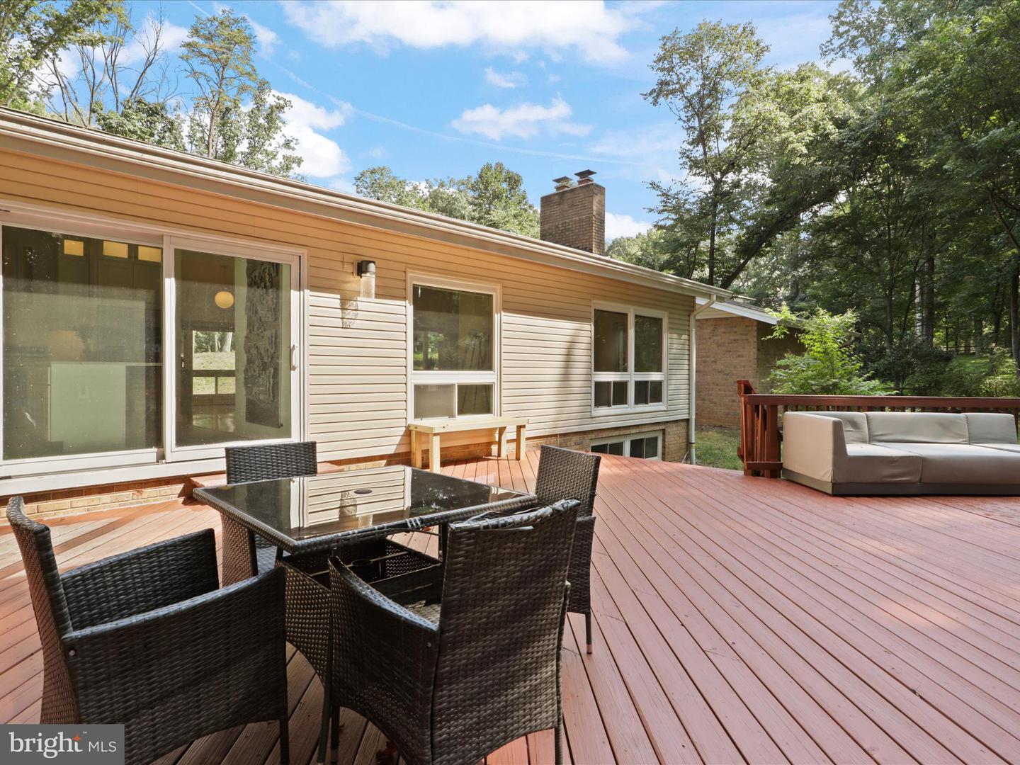 11709 VALE RD, OAKTON, Virginia 22124, 5 Bedrooms Bedrooms, ,3 BathroomsBathrooms,Residential,For sale,11709 VALE RD,VAFX2239330 MLS # VAFX2239330