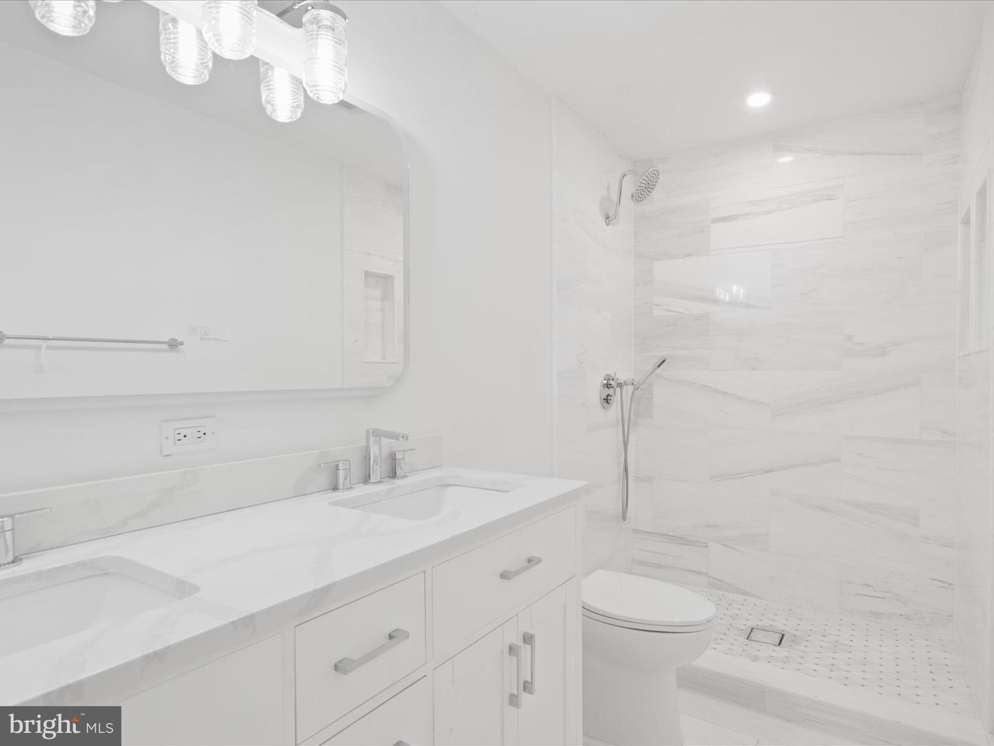 11709 VALE RD, OAKTON, Virginia 22124, 5 Bedrooms Bedrooms, ,3 BathroomsBathrooms,Residential,For sale,11709 VALE RD,VAFX2239330 MLS # VAFX2239330