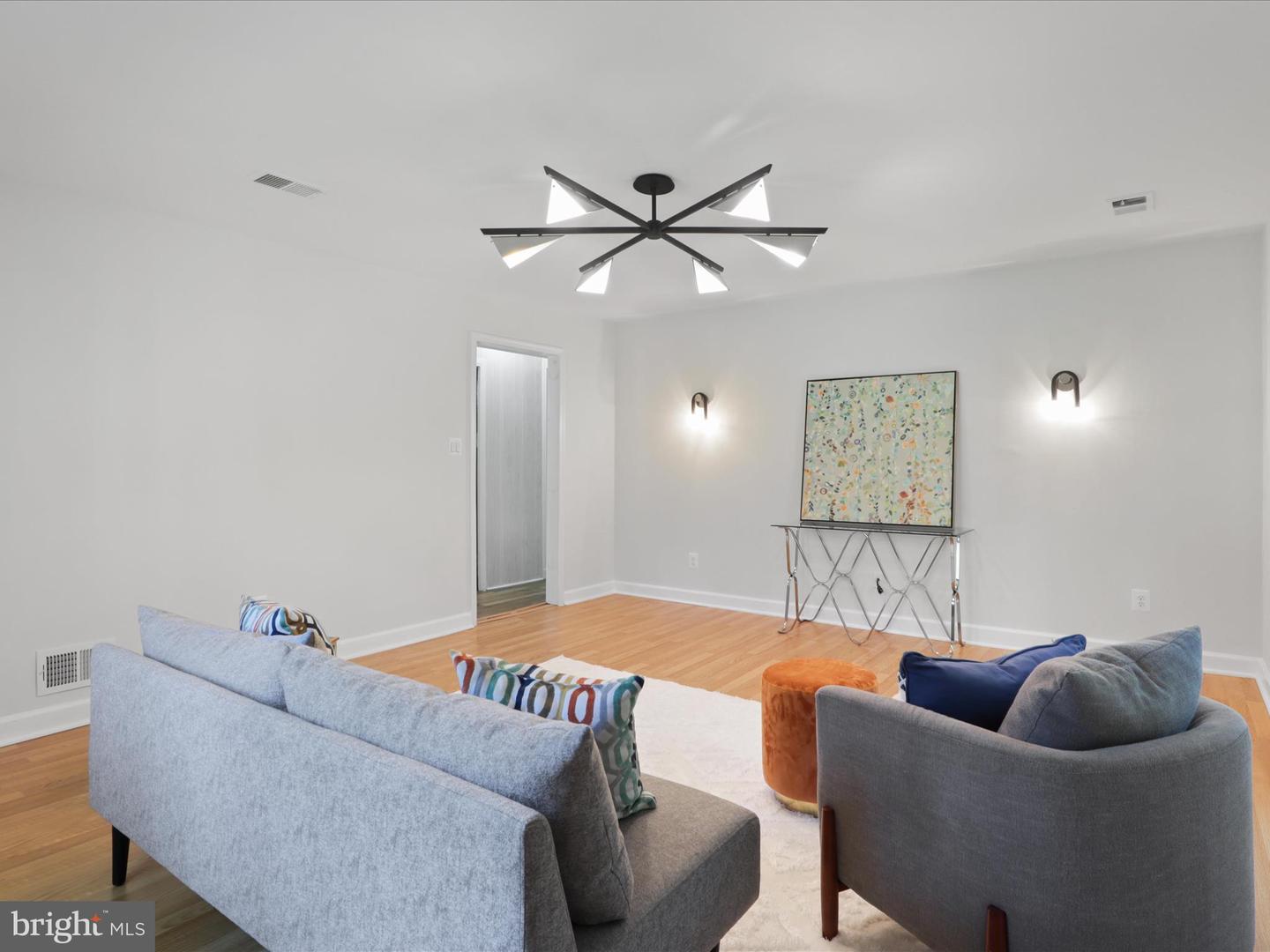 11709 VALE RD, OAKTON, Virginia 22124, 5 Bedrooms Bedrooms, ,3 BathroomsBathrooms,Residential,For sale,11709 VALE RD,VAFX2239330 MLS # VAFX2239330