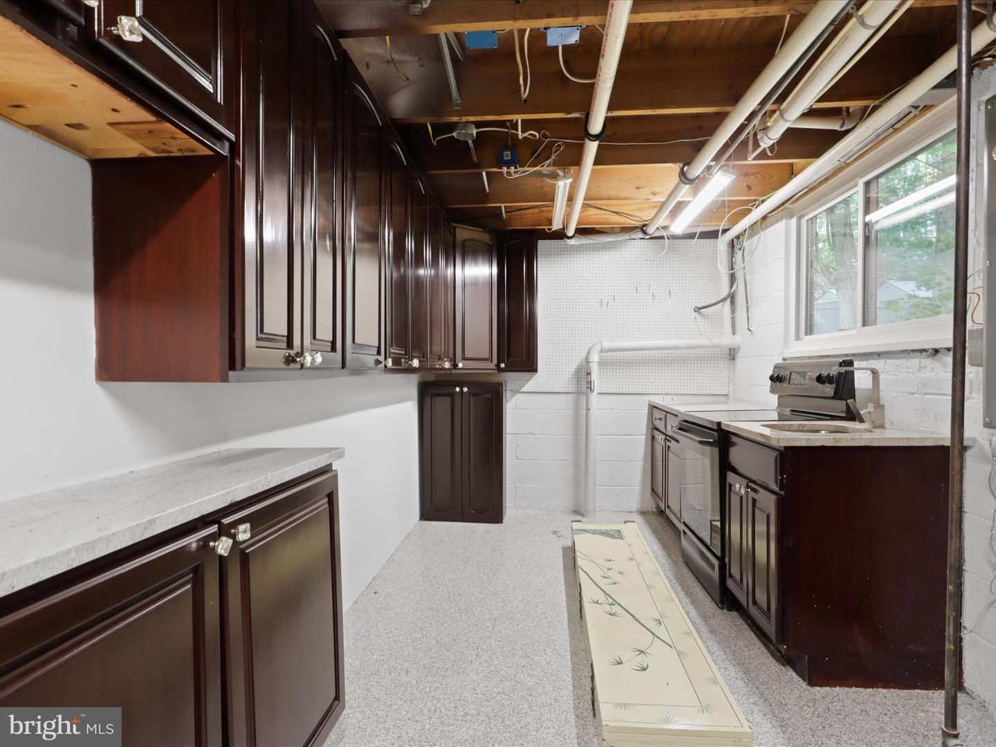 11709 VALE RD, OAKTON, Virginia 22124, 5 Bedrooms Bedrooms, ,3 BathroomsBathrooms,Residential,For sale,11709 VALE RD,VAFX2239330 MLS # VAFX2239330
