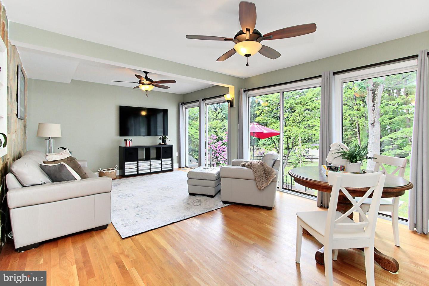 3064 HOLMES RUN RD, FALLS CHURCH, Virginia 22042, 3 Bedrooms Bedrooms, ,3 BathroomsBathrooms,Residential,For sale,3064 HOLMES RUN RD,VAFX2239350 MLS # VAFX2239350