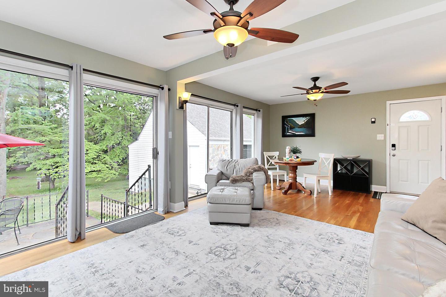 3064 HOLMES RUN RD, FALLS CHURCH, Virginia 22042, 3 Bedrooms Bedrooms, ,3 BathroomsBathrooms,Residential,For sale,3064 HOLMES RUN RD,VAFX2239350 MLS # VAFX2239350
