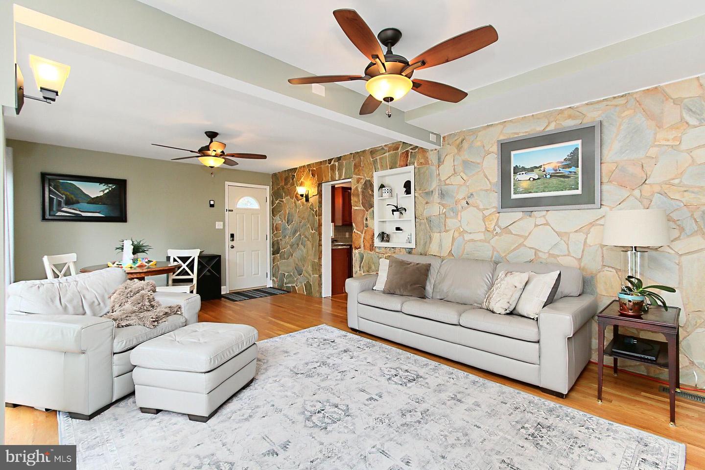 3064 HOLMES RUN RD, FALLS CHURCH, Virginia 22042, 3 Bedrooms Bedrooms, ,3 BathroomsBathrooms,Residential,For sale,3064 HOLMES RUN RD,VAFX2239350 MLS # VAFX2239350