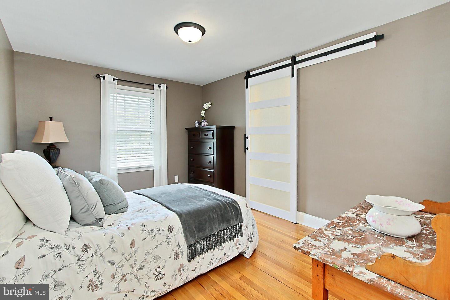3064 HOLMES RUN RD, FALLS CHURCH, Virginia 22042, 3 Bedrooms Bedrooms, ,3 BathroomsBathrooms,Residential,For sale,3064 HOLMES RUN RD,VAFX2239350 MLS # VAFX2239350