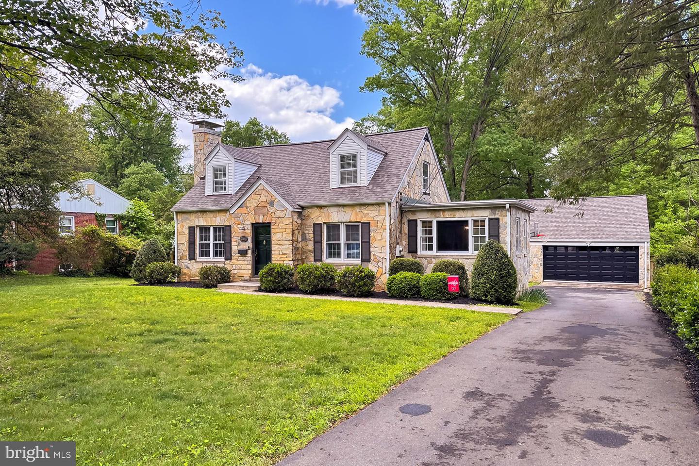3064 HOLMES RUN RD, FALLS CHURCH, Virginia 22042, 3 Bedrooms Bedrooms, ,3 BathroomsBathrooms,Residential,For sale,3064 HOLMES RUN RD,VAFX2239350 MLS # VAFX2239350