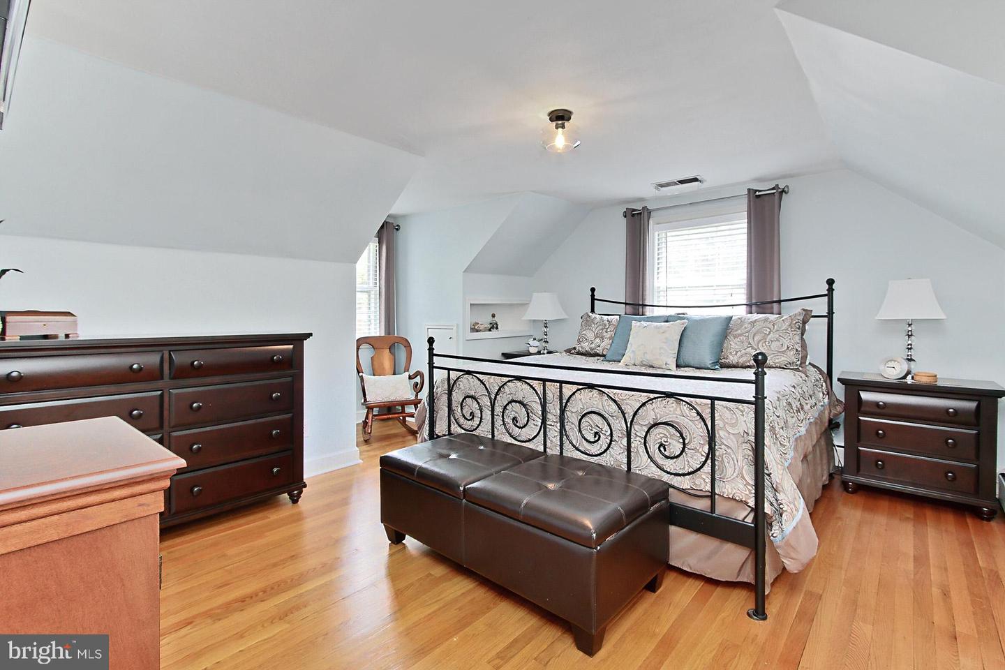 3064 HOLMES RUN RD, FALLS CHURCH, Virginia 22042, 3 Bedrooms Bedrooms, ,3 BathroomsBathrooms,Residential,For sale,3064 HOLMES RUN RD,VAFX2239350 MLS # VAFX2239350
