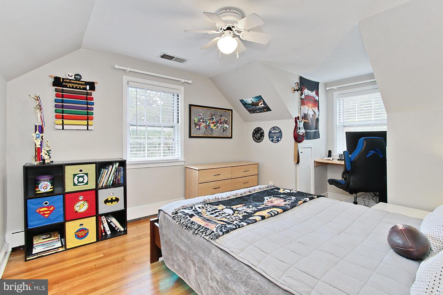 3064 HOLMES RUN RD, FALLS CHURCH, Virginia 22042, 3 Bedrooms Bedrooms, ,3 BathroomsBathrooms,Residential,For sale,3064 HOLMES RUN RD,VAFX2239350 MLS # VAFX2239350