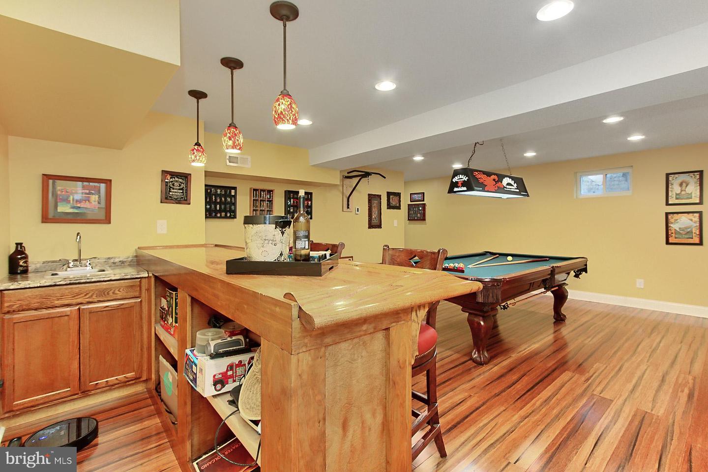 3064 HOLMES RUN RD, FALLS CHURCH, Virginia 22042, 3 Bedrooms Bedrooms, ,3 BathroomsBathrooms,Residential,For sale,3064 HOLMES RUN RD,VAFX2239350 MLS # VAFX2239350