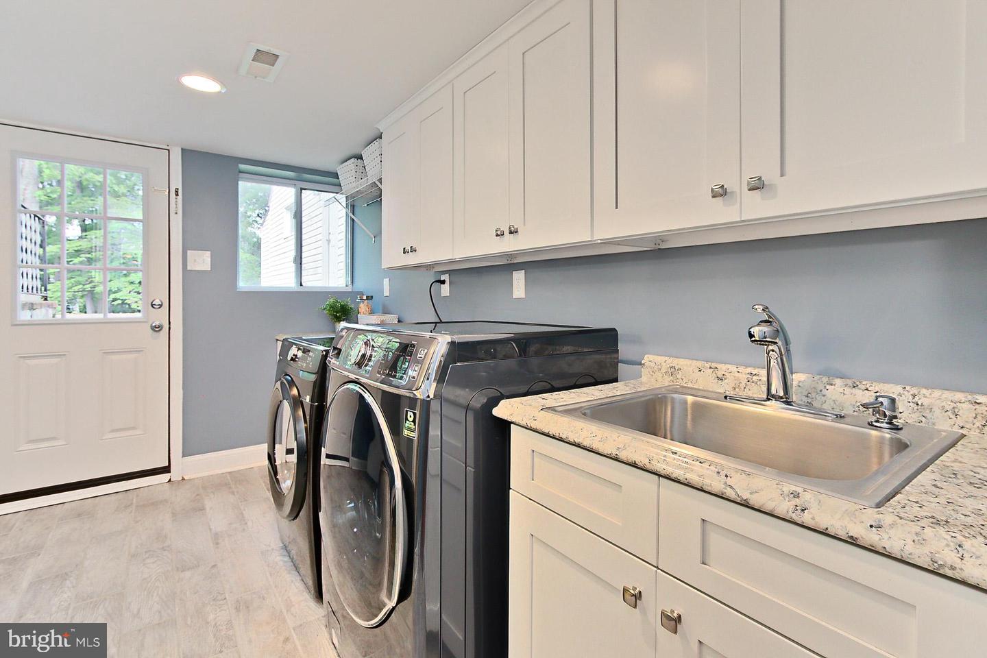 3064 HOLMES RUN RD, FALLS CHURCH, Virginia 22042, 3 Bedrooms Bedrooms, ,3 BathroomsBathrooms,Residential,For sale,3064 HOLMES RUN RD,VAFX2239350 MLS # VAFX2239350