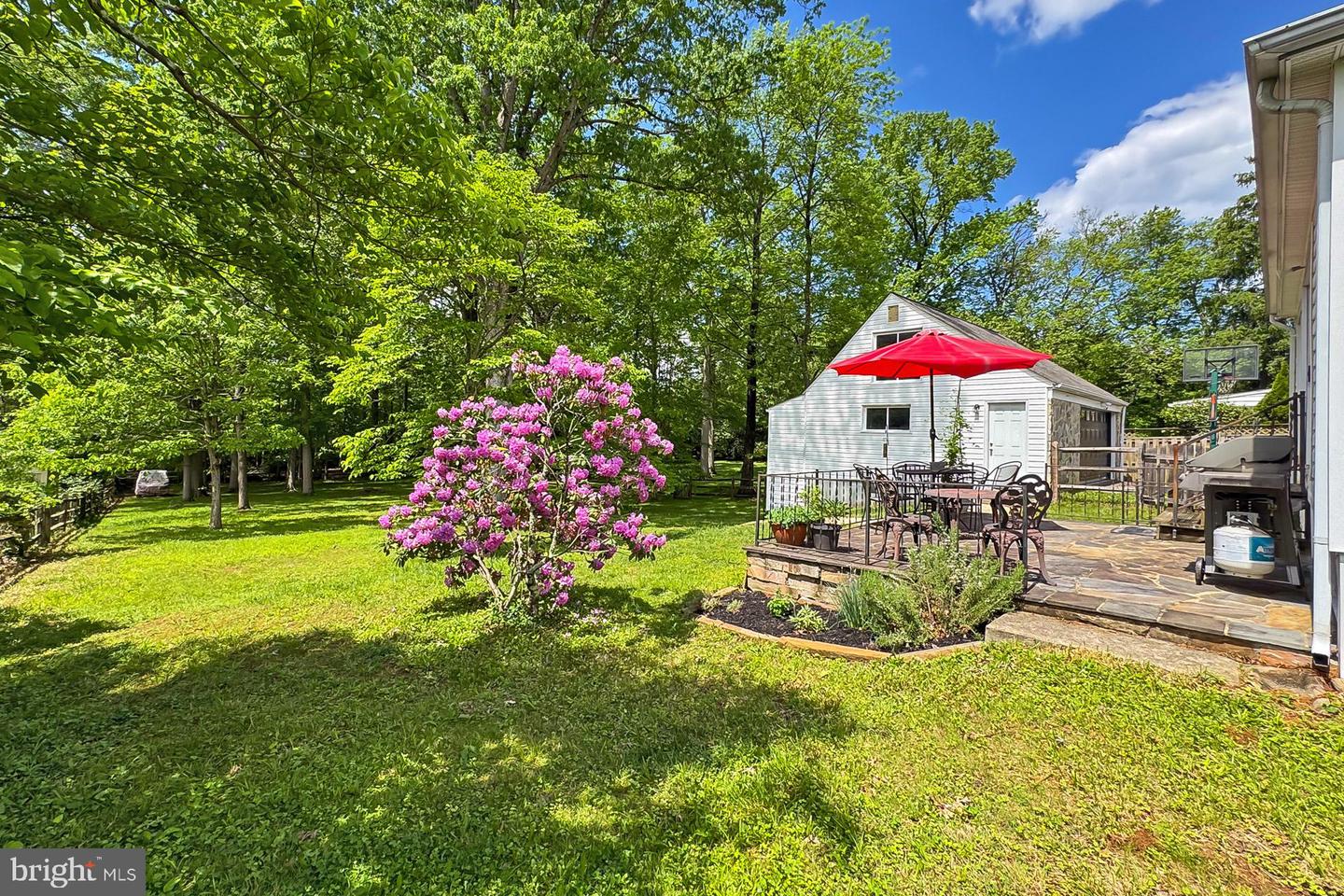3064 HOLMES RUN RD, FALLS CHURCH, Virginia 22042, 3 Bedrooms Bedrooms, ,3 BathroomsBathrooms,Residential,For sale,3064 HOLMES RUN RD,VAFX2239350 MLS # VAFX2239350