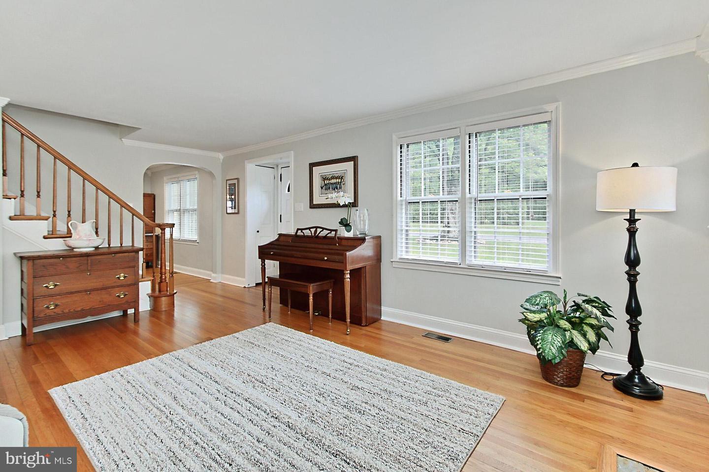 3064 HOLMES RUN RD, FALLS CHURCH, Virginia 22042, 3 Bedrooms Bedrooms, ,3 BathroomsBathrooms,Residential,For sale,3064 HOLMES RUN RD,VAFX2239350 MLS # VAFX2239350