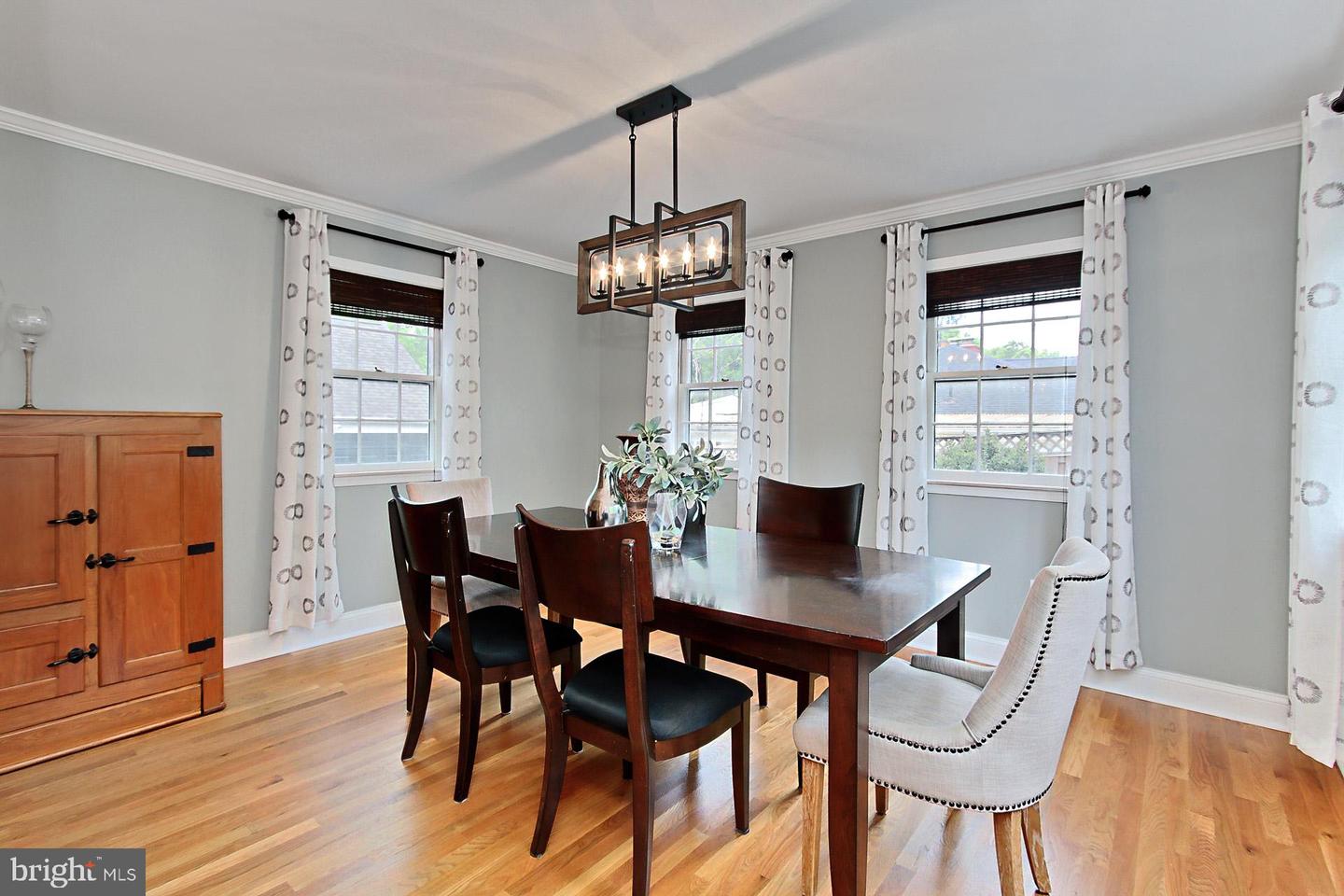 3064 HOLMES RUN RD, FALLS CHURCH, Virginia 22042, 3 Bedrooms Bedrooms, ,3 BathroomsBathrooms,Residential,For sale,3064 HOLMES RUN RD,VAFX2239350 MLS # VAFX2239350