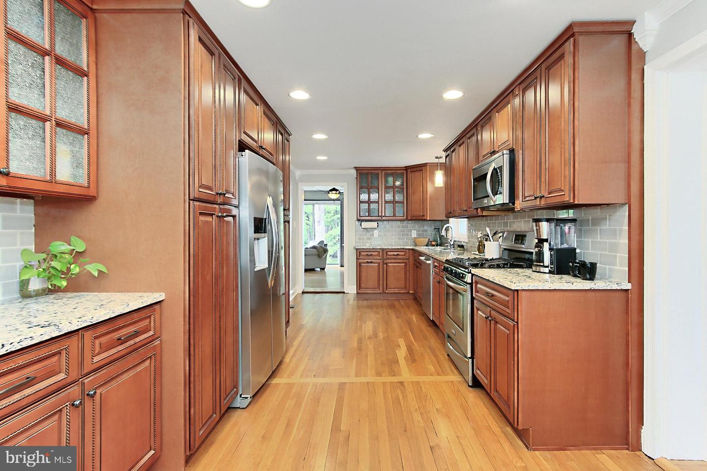 3064 HOLMES RUN RD, FALLS CHURCH, Virginia 22042, 3 Bedrooms Bedrooms, ,3 BathroomsBathrooms,Residential,For sale,3064 HOLMES RUN RD,VAFX2239350 MLS # VAFX2239350