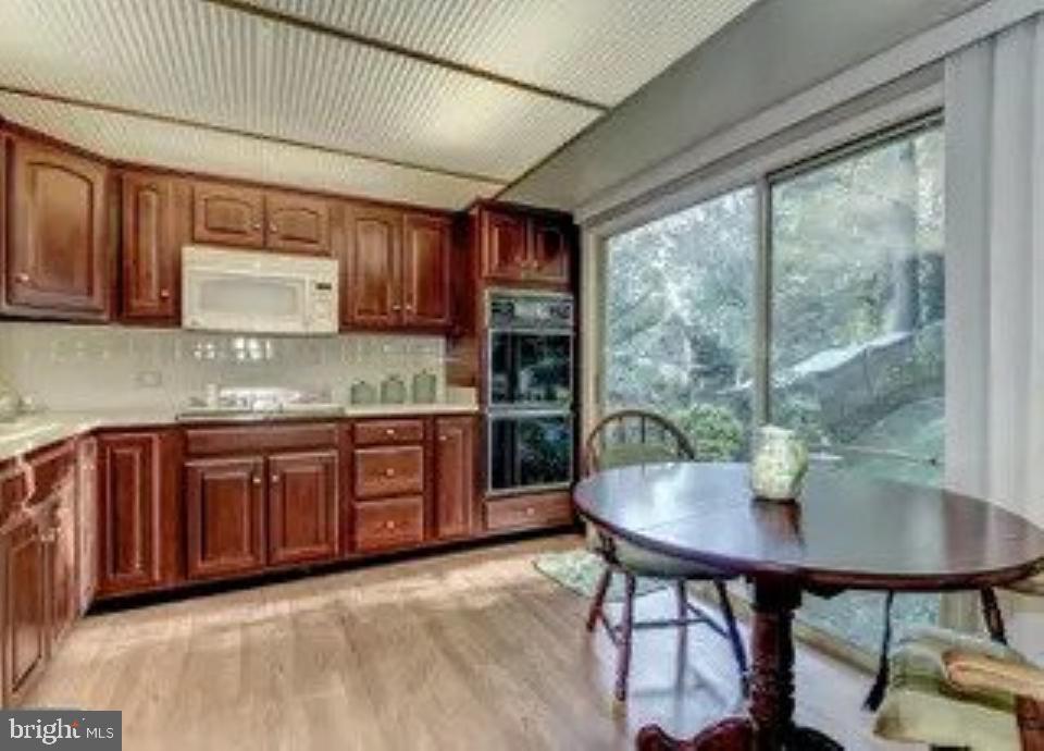 3909 FOREST GROVE DR, ANNANDALE, Virginia 22003, 4 Bedrooms Bedrooms, ,2 BathroomsBathrooms,Residential,For sale,3909 FOREST GROVE DR,VAFX2239246 MLS # VAFX2239246