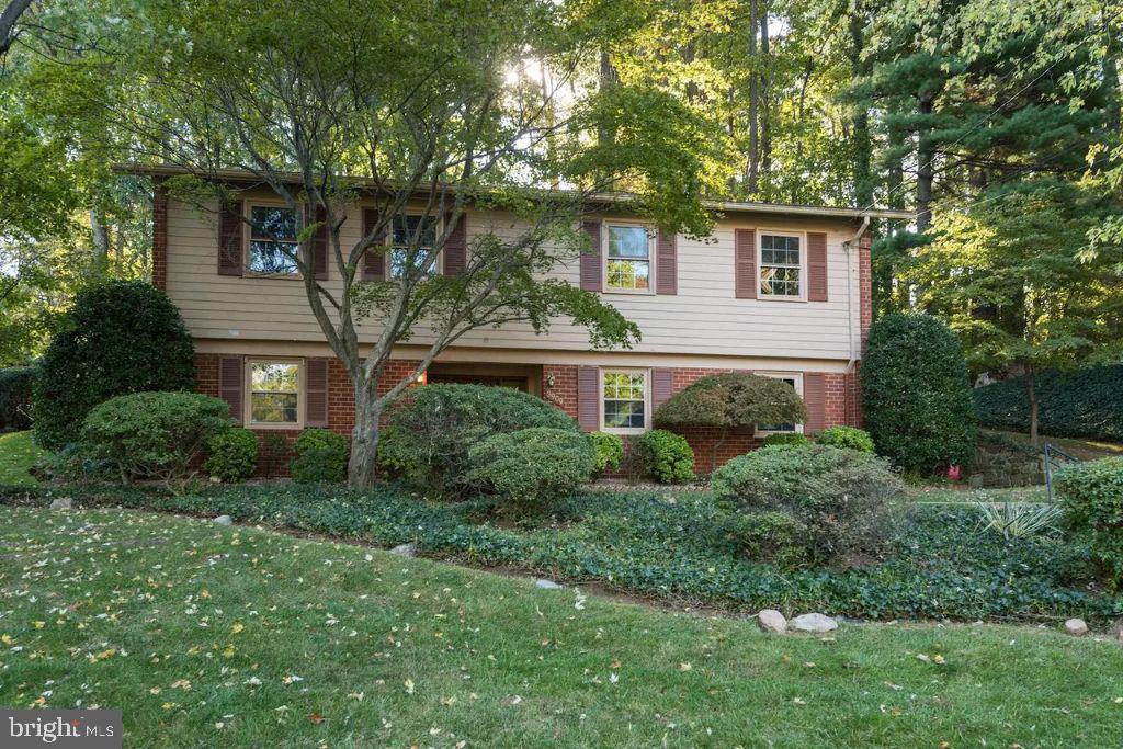 3909 FOREST GROVE DR, ANNANDALE, Virginia 22003, 4 Bedrooms Bedrooms, ,2 BathroomsBathrooms,Residential,For sale,3909 FOREST GROVE DR,VAFX2239246 MLS # VAFX2239246