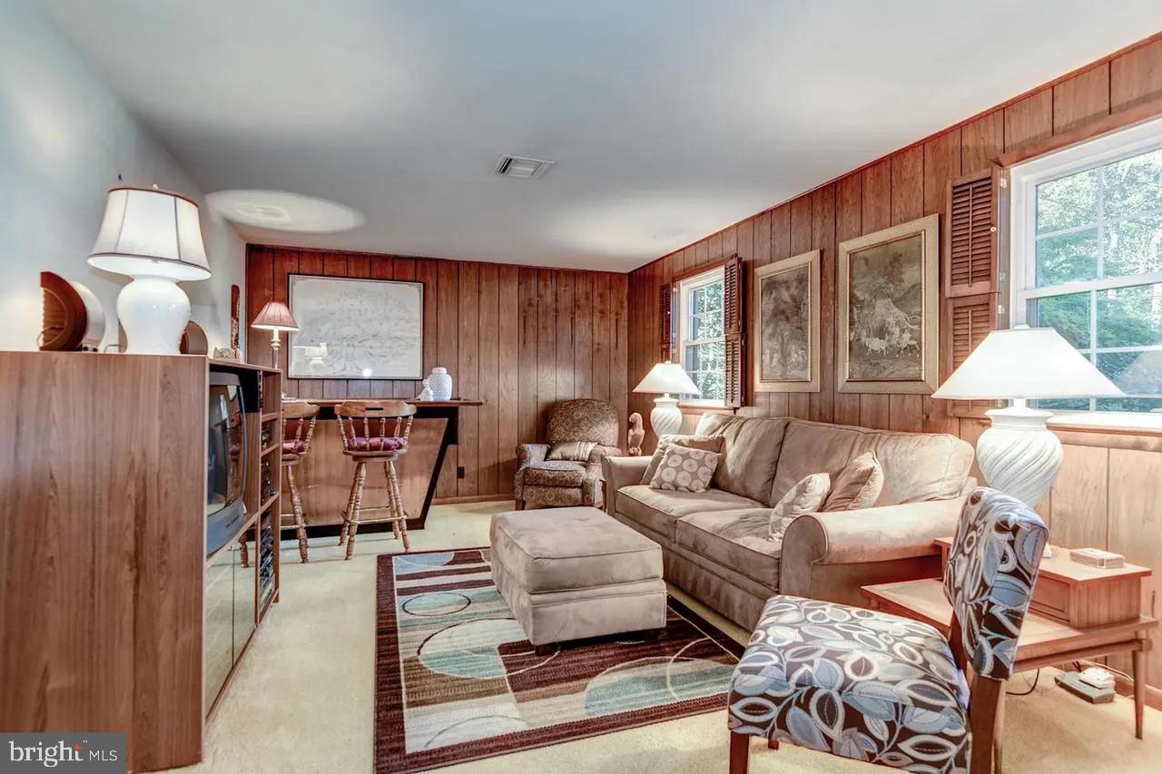 3909 FOREST GROVE DR, ANNANDALE, Virginia 22003, 4 Bedrooms Bedrooms, ,2 BathroomsBathrooms,Residential,For sale,3909 FOREST GROVE DR,VAFX2239246 MLS # VAFX2239246
