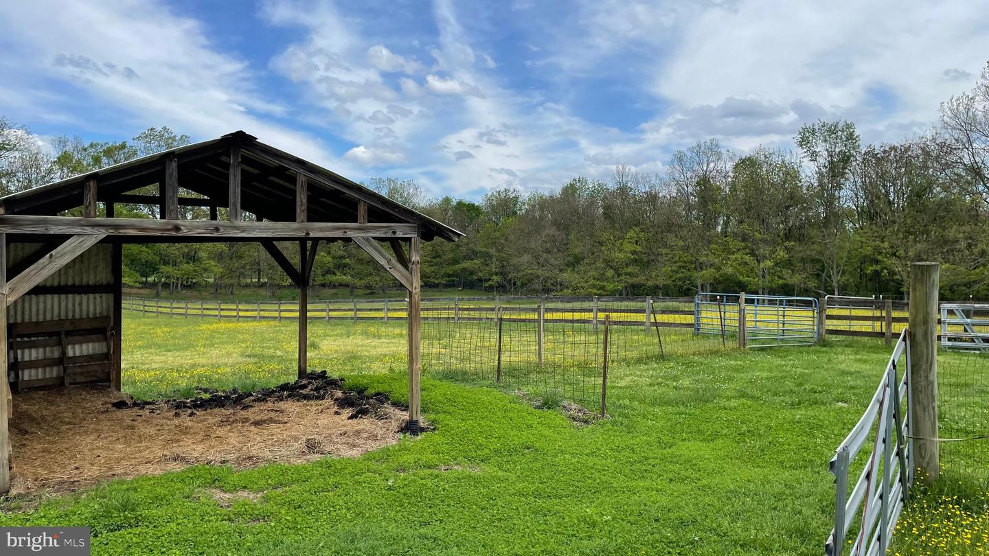 19240 WALSH FARM LN, BLUEMONT, Virginia 20135, 4 Bedrooms Bedrooms, ,2 BathroomsBathrooms,Residential,For sale,19240 WALSH FARM LN,VALO2095834 MLS # VALO2095834