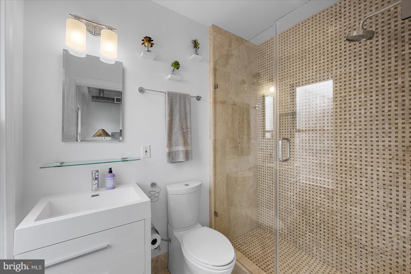 1508 R ST NW #2, WASHINGTON, District Of Columbia 20009, 2 Bedrooms Bedrooms, ,2 BathroomsBathrooms,Residential,For sale,1508 R ST NW #2,DCDC2199560 MLS # DCDC2199560