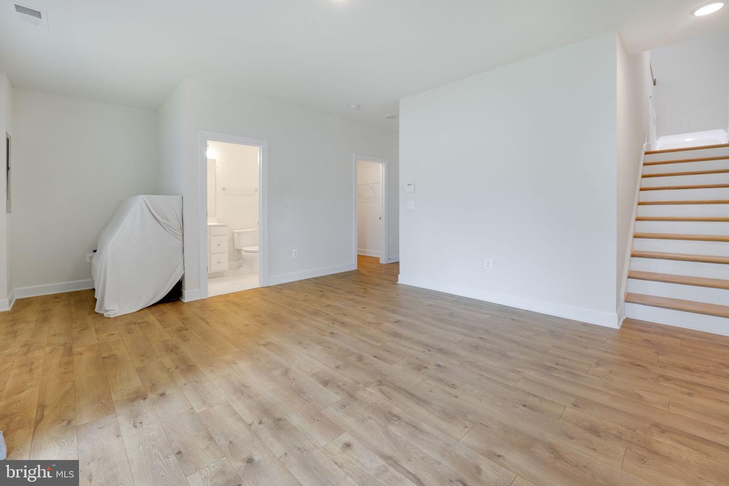 45399 DAVENO SQ, STERLING, Virginia 20164, 3 Bedrooms Bedrooms, ,3 BathroomsBathrooms,Residential,For sale,45399 DAVENO SQ,VALO2095858 MLS # VALO2095858