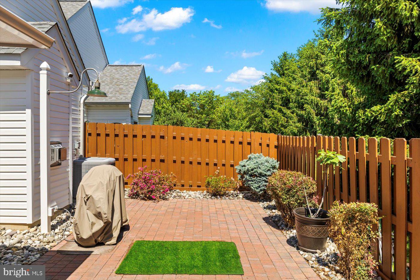 7005 SUMMIT LN, FREDERICKSBURG, Virginia 22407, 2 Bedrooms Bedrooms, ,2 BathroomsBathrooms,Residential,For sale,7005 SUMMIT LN,VASP2032940 MLS # VASP2032940