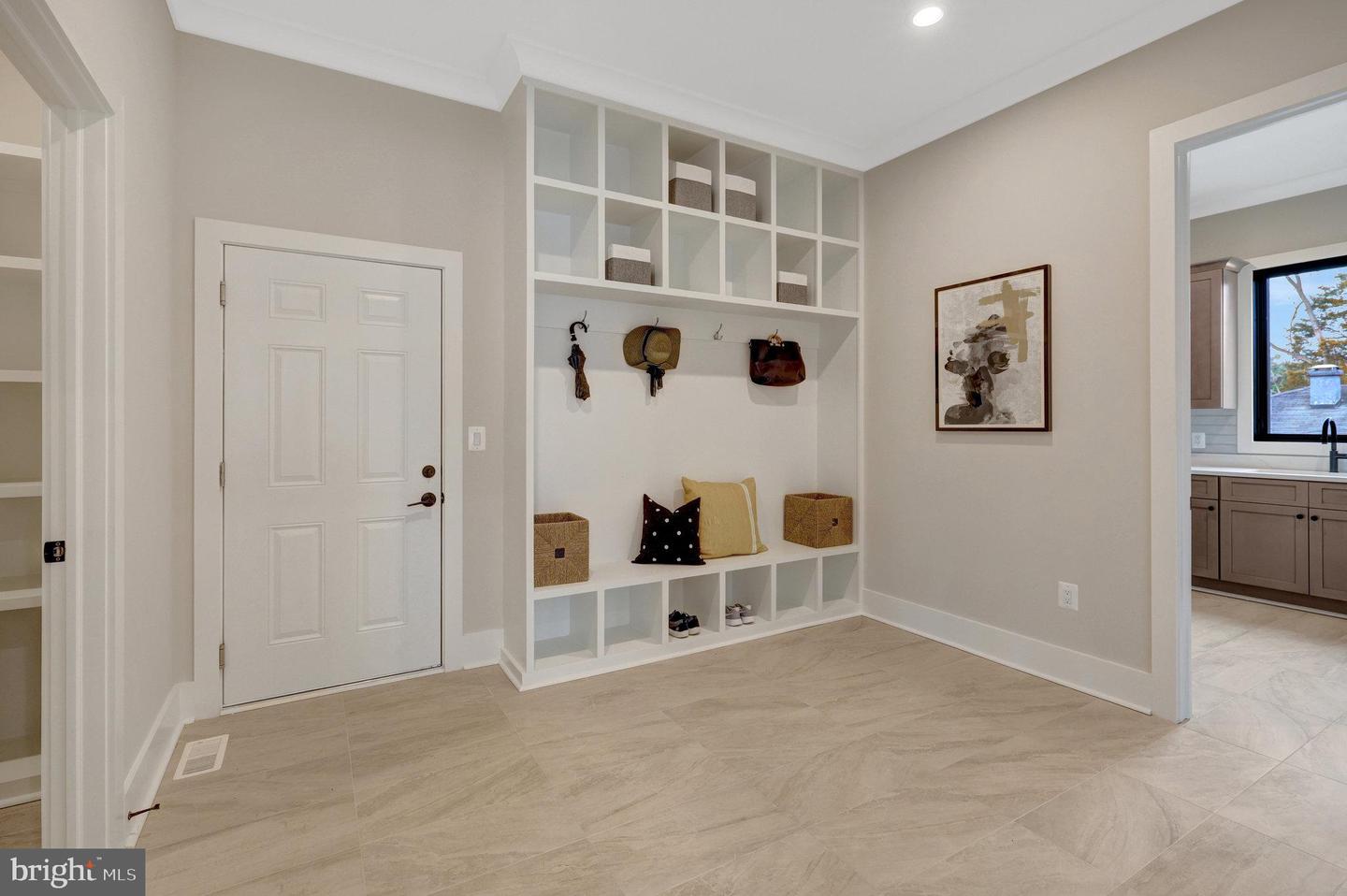 7916 LEWINSVILLE RD, MCLEAN, Virginia 22102, 6 Bedrooms Bedrooms, ,6 BathroomsBathrooms,Residential,For sale,7916 LEWINSVILLE RD,VAFX2239420 MLS # VAFX2239420
