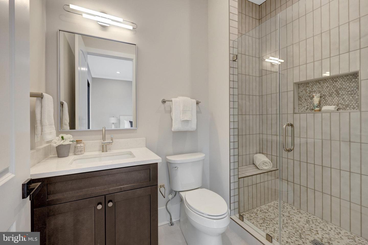 7916 LEWINSVILLE RD, MCLEAN, Virginia 22102, 6 Bedrooms Bedrooms, ,6 BathroomsBathrooms,Residential,For sale,7916 LEWINSVILLE RD,VAFX2239420 MLS # VAFX2239420
