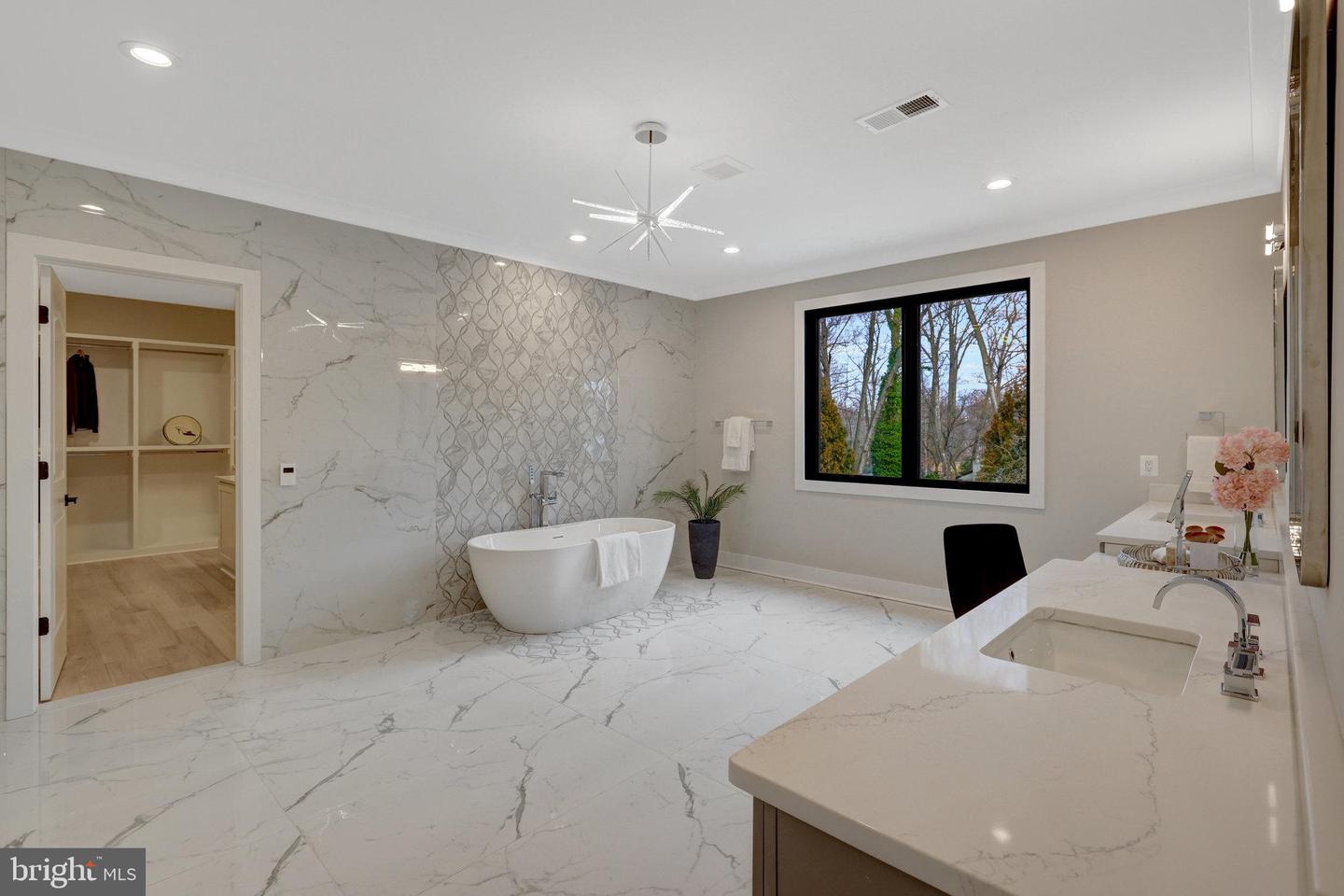 7916 LEWINSVILLE RD, MCLEAN, Virginia 22102, 6 Bedrooms Bedrooms, ,6 BathroomsBathrooms,Residential,For sale,7916 LEWINSVILLE RD,VAFX2239420 MLS # VAFX2239420