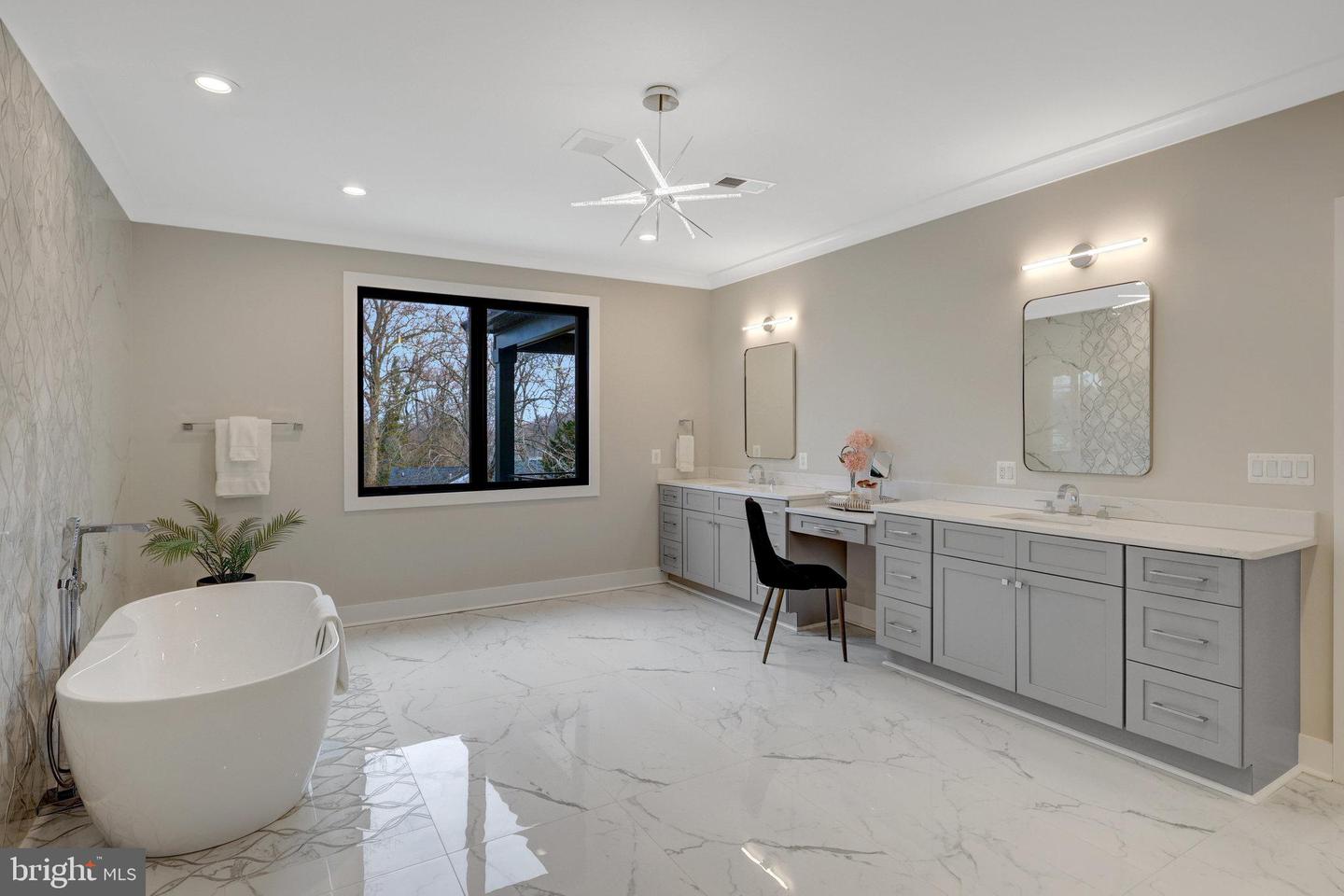7916 LEWINSVILLE RD, MCLEAN, Virginia 22102, 6 Bedrooms Bedrooms, ,6 BathroomsBathrooms,Residential,For sale,7916 LEWINSVILLE RD,VAFX2239420 MLS # VAFX2239420
