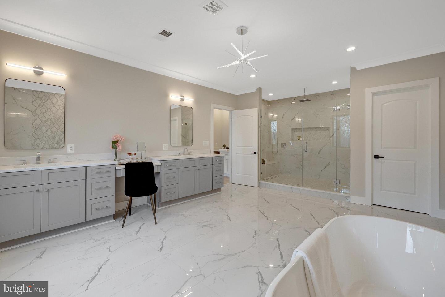 7916 LEWINSVILLE RD, MCLEAN, Virginia 22102, 6 Bedrooms Bedrooms, ,6 BathroomsBathrooms,Residential,For sale,7916 LEWINSVILLE RD,VAFX2239420 MLS # VAFX2239420