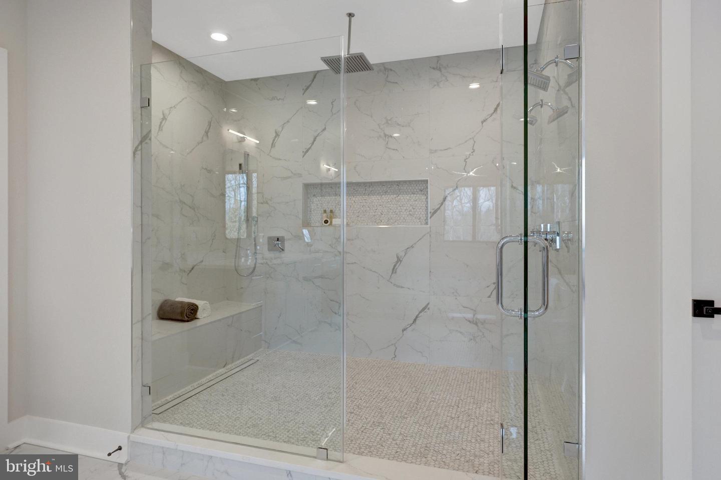 7916 LEWINSVILLE RD, MCLEAN, Virginia 22102, 6 Bedrooms Bedrooms, ,6 BathroomsBathrooms,Residential,For sale,7916 LEWINSVILLE RD,VAFX2239420 MLS # VAFX2239420