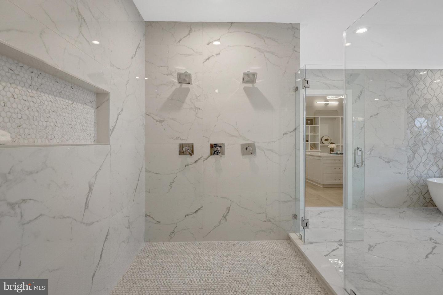 7916 LEWINSVILLE RD, MCLEAN, Virginia 22102, 6 Bedrooms Bedrooms, ,6 BathroomsBathrooms,Residential,For sale,7916 LEWINSVILLE RD,VAFX2239420 MLS # VAFX2239420
