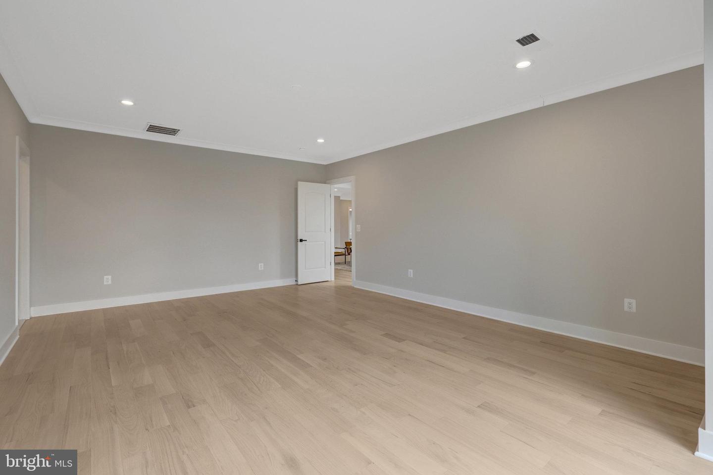 7916 LEWINSVILLE RD, MCLEAN, Virginia 22102, 6 Bedrooms Bedrooms, ,6 BathroomsBathrooms,Residential,For sale,7916 LEWINSVILLE RD,VAFX2239420 MLS # VAFX2239420