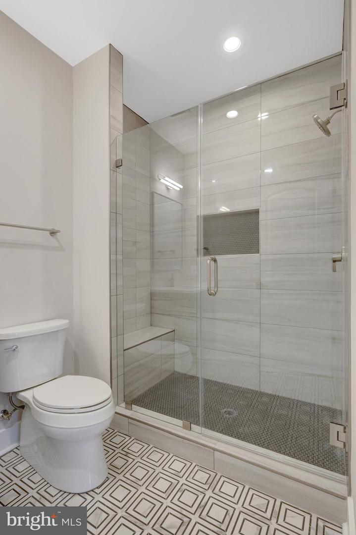 7916 LEWINSVILLE RD, MCLEAN, Virginia 22102, 6 Bedrooms Bedrooms, ,6 BathroomsBathrooms,Residential,For sale,7916 LEWINSVILLE RD,VAFX2239420 MLS # VAFX2239420