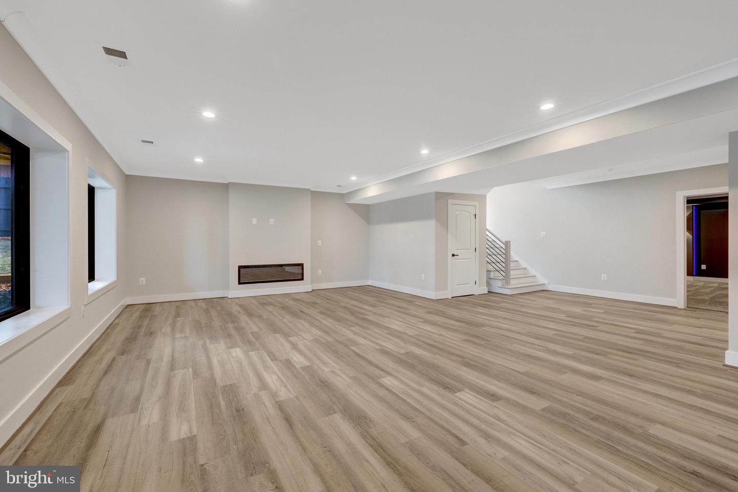 7916 LEWINSVILLE RD, MCLEAN, Virginia 22102, 6 Bedrooms Bedrooms, ,6 BathroomsBathrooms,Residential,For sale,7916 LEWINSVILLE RD,VAFX2239420 MLS # VAFX2239420