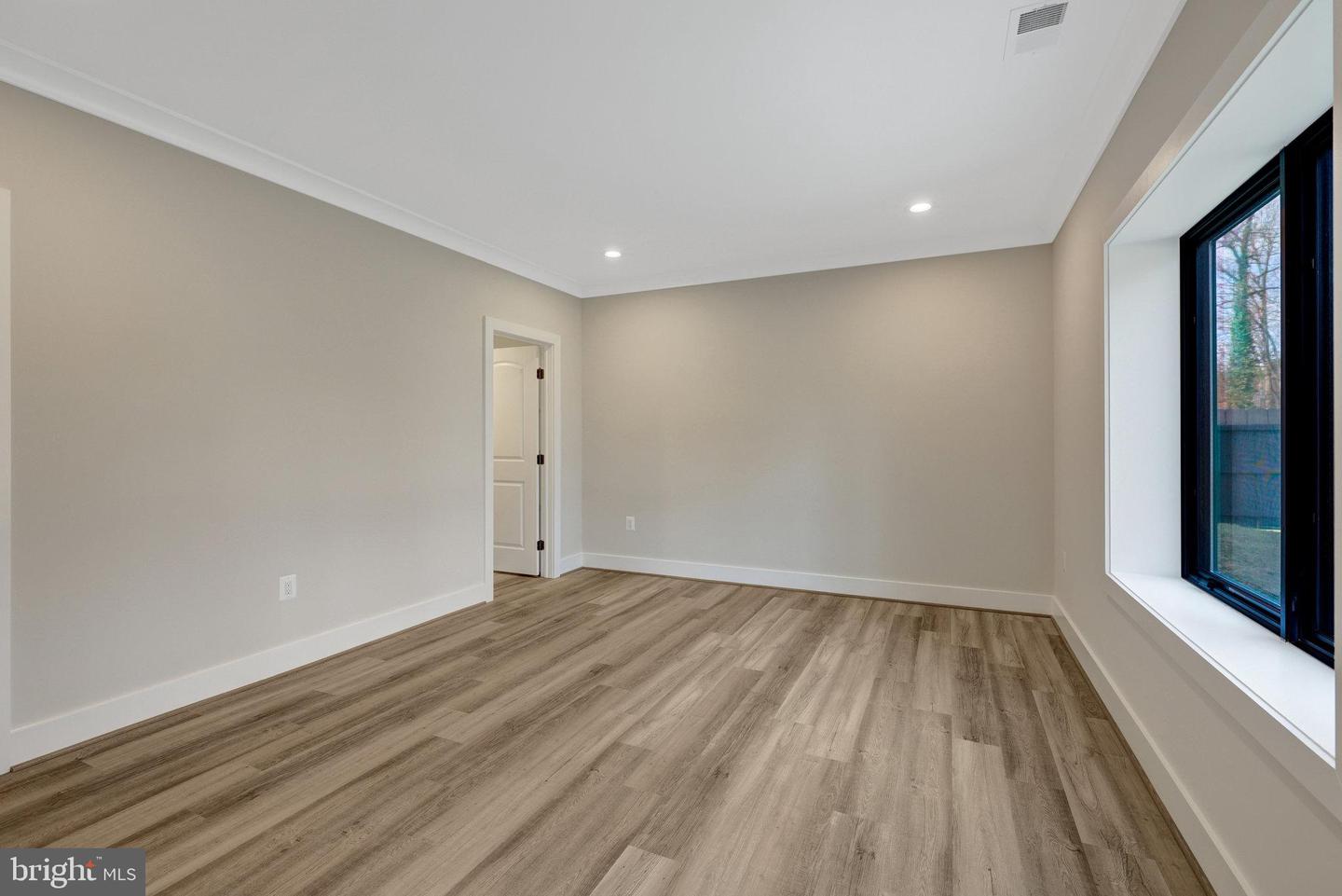 7916 LEWINSVILLE RD, MCLEAN, Virginia 22102, 6 Bedrooms Bedrooms, ,6 BathroomsBathrooms,Residential,For sale,7916 LEWINSVILLE RD,VAFX2239420 MLS # VAFX2239420