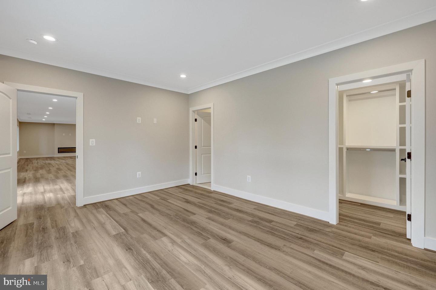 7916 LEWINSVILLE RD, MCLEAN, Virginia 22102, 6 Bedrooms Bedrooms, ,6 BathroomsBathrooms,Residential,For sale,7916 LEWINSVILLE RD,VAFX2239420 MLS # VAFX2239420