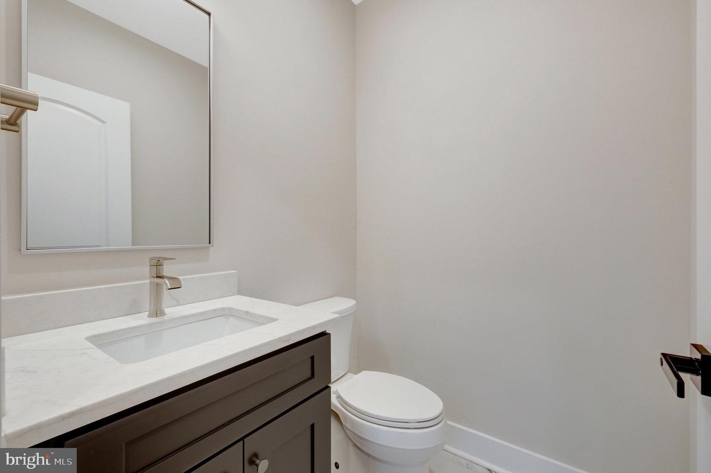 7916 LEWINSVILLE RD, MCLEAN, Virginia 22102, 6 Bedrooms Bedrooms, ,6 BathroomsBathrooms,Residential,For sale,7916 LEWINSVILLE RD,VAFX2239420 MLS # VAFX2239420