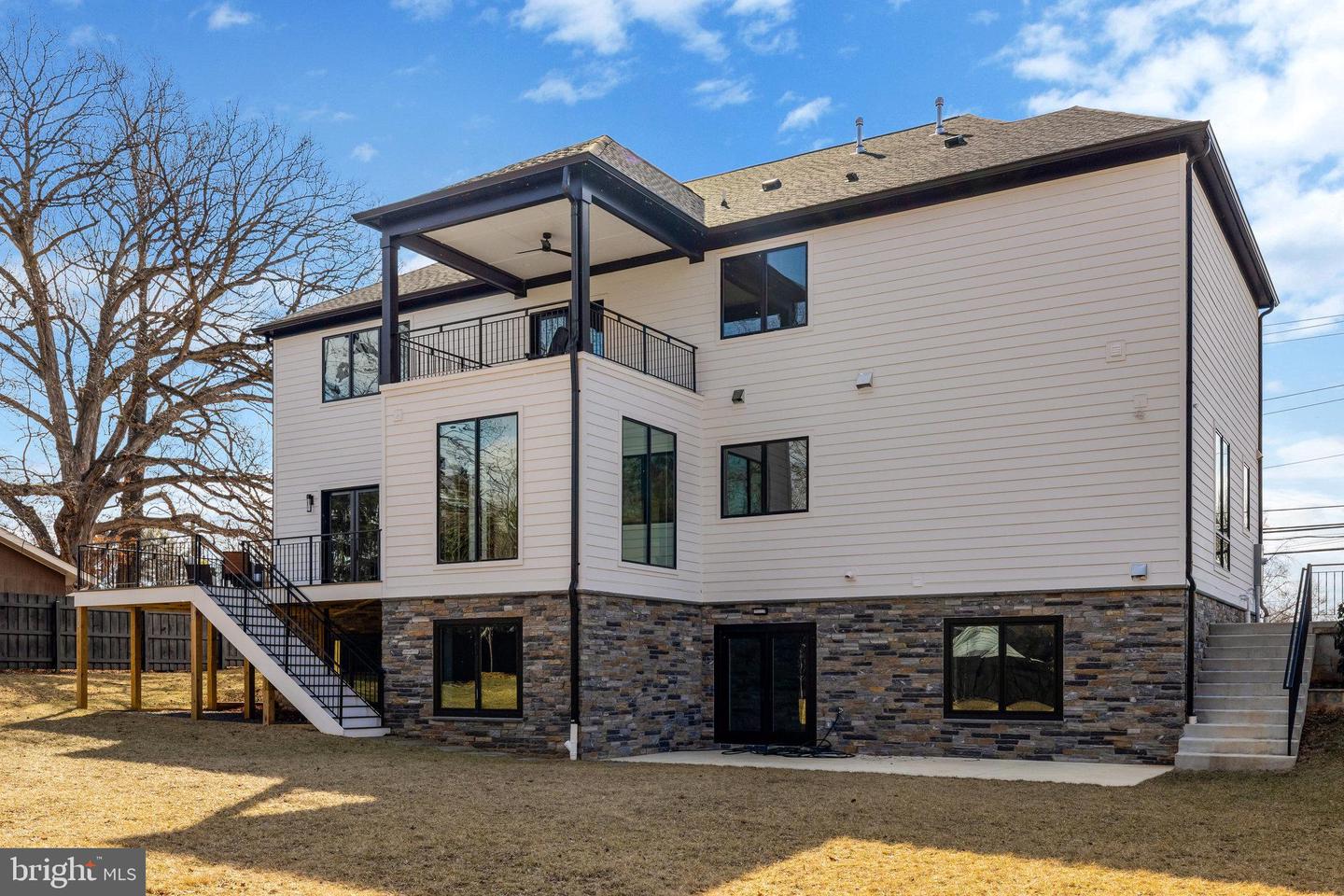 7916 LEWINSVILLE RD, MCLEAN, Virginia 22102, 6 Bedrooms Bedrooms, ,6 BathroomsBathrooms,Residential,For sale,7916 LEWINSVILLE RD,VAFX2239420 MLS # VAFX2239420