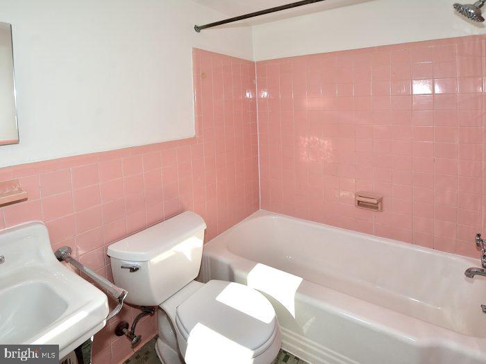 2626 12TH ST S #1, ARLINGTON, Virginia 22204, 4 Bedrooms Bedrooms, ,4 BathroomsBathrooms,Residential,For sale,2626 12TH ST S #1,VAAR2057214 MLS # VAAR2057214