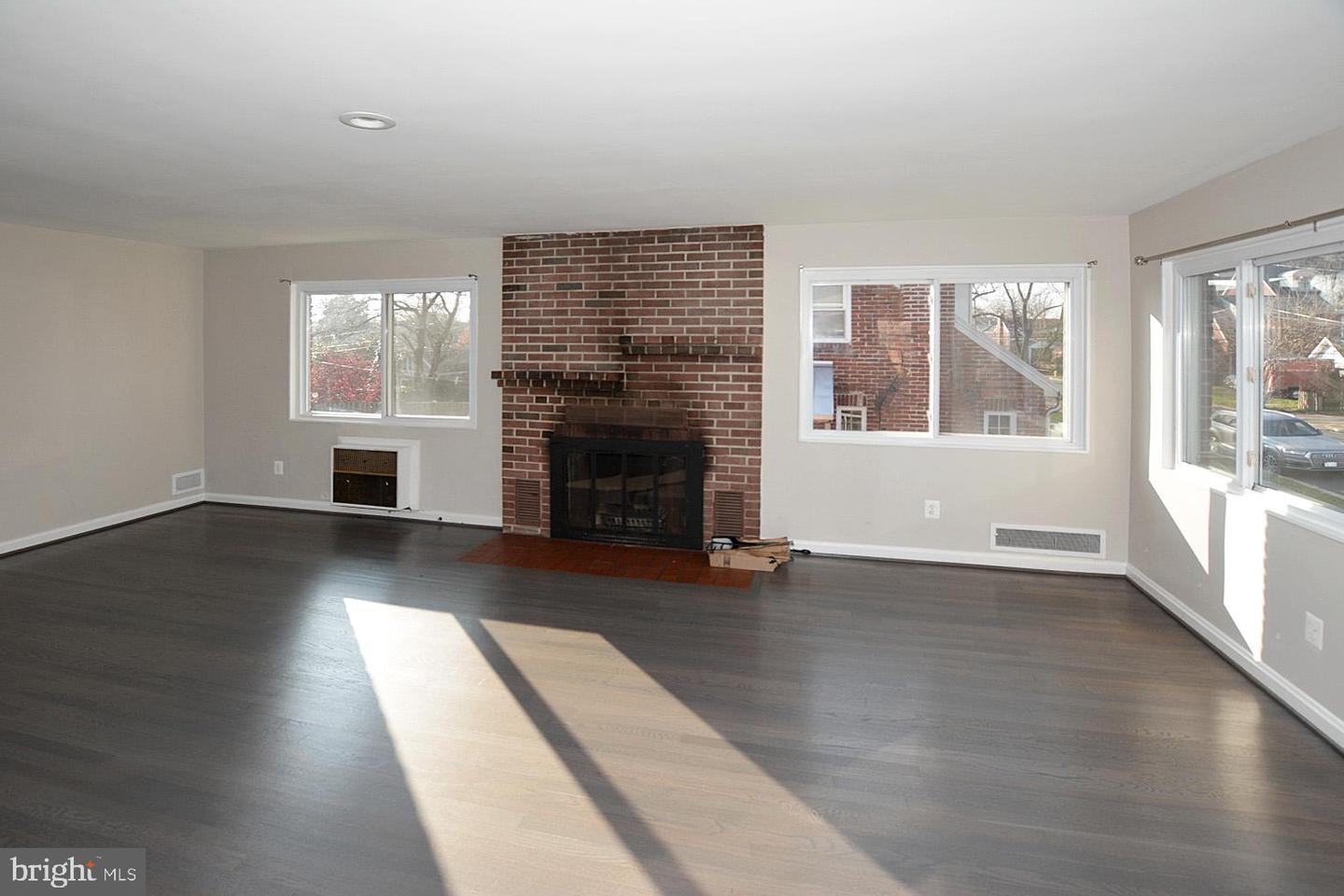 2626 12TH ST S #1, ARLINGTON, Virginia 22204, 4 Bedrooms Bedrooms, ,4 BathroomsBathrooms,Residential,For sale,2626 12TH ST S #1,VAAR2057214 MLS # VAAR2057214