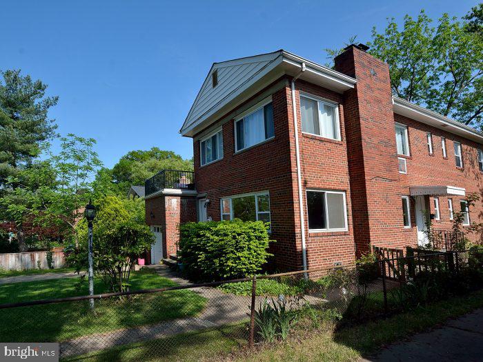 2626 12TH ST S #1, ARLINGTON, Virginia 22204, 4 Bedrooms Bedrooms, ,4 BathroomsBathrooms,Residential,For sale,2626 12TH ST S #1,VAAR2057214 MLS # VAAR2057214
