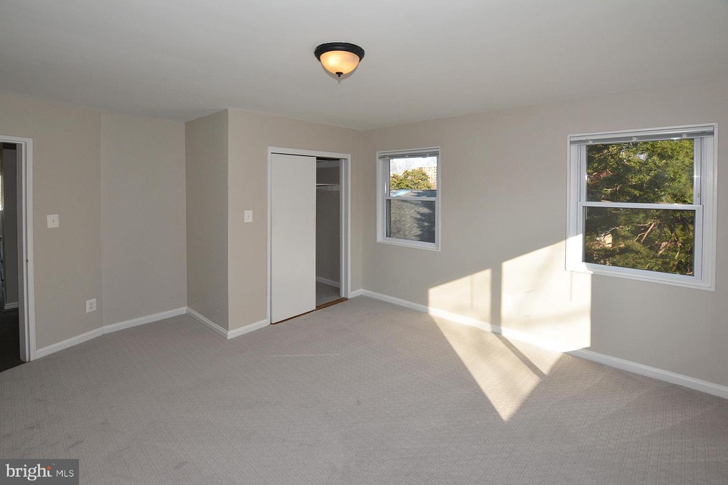 2626 12TH ST S #1, ARLINGTON, Virginia 22204, 4 Bedrooms Bedrooms, ,4 BathroomsBathrooms,Residential,For sale,2626 12TH ST S #1,VAAR2057214 MLS # VAAR2057214