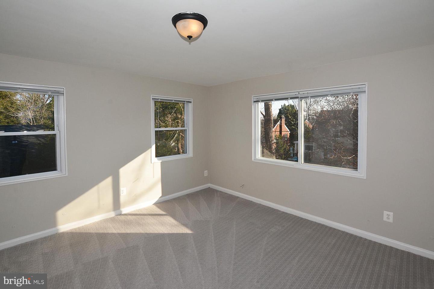 2626 12TH ST S #1, ARLINGTON, Virginia 22204, 4 Bedrooms Bedrooms, ,4 BathroomsBathrooms,Residential,For sale,2626 12TH ST S #1,VAAR2057214 MLS # VAAR2057214