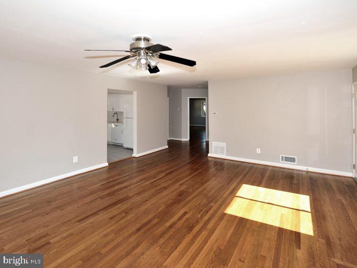 2626 12TH ST S #1, ARLINGTON, Virginia 22204, 4 Bedrooms Bedrooms, ,4 BathroomsBathrooms,Residential,For sale,2626 12TH ST S #1,VAAR2057214 MLS # VAAR2057214