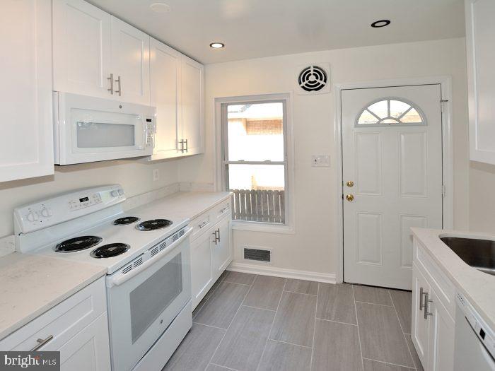 2626 12TH ST S #1, ARLINGTON, Virginia 22204, 4 Bedrooms Bedrooms, ,4 BathroomsBathrooms,Residential,For sale,2626 12TH ST S #1,VAAR2057214 MLS # VAAR2057214