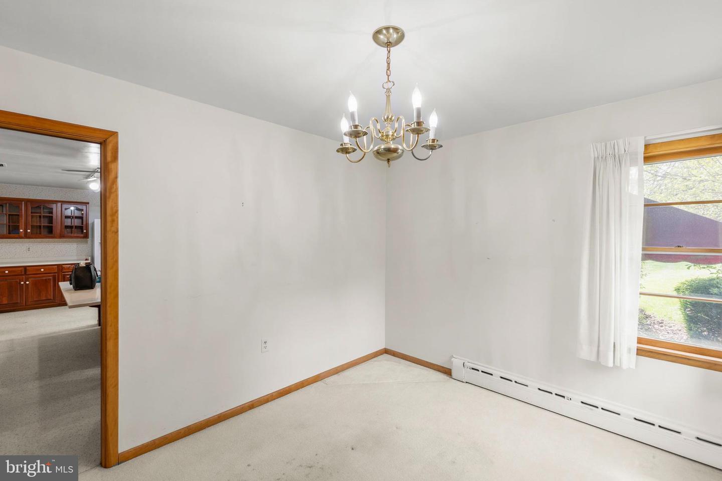423 W MONMOUTH ST, WINCHESTER, Virginia 22601, 3 Bedrooms Bedrooms, ,2 BathroomsBathrooms,Residential,For sale,423 W MONMOUTH ST,VAWI2007646 MLS # VAWI2007646