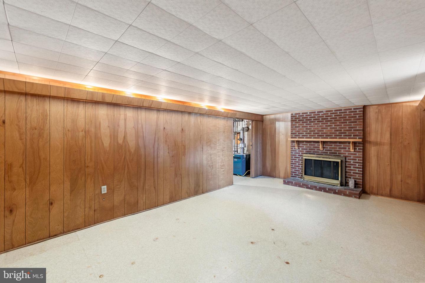 423 W MONMOUTH ST, WINCHESTER, Virginia 22601, 3 Bedrooms Bedrooms, ,2 BathroomsBathrooms,Residential,For sale,423 W MONMOUTH ST,VAWI2007646 MLS # VAWI2007646